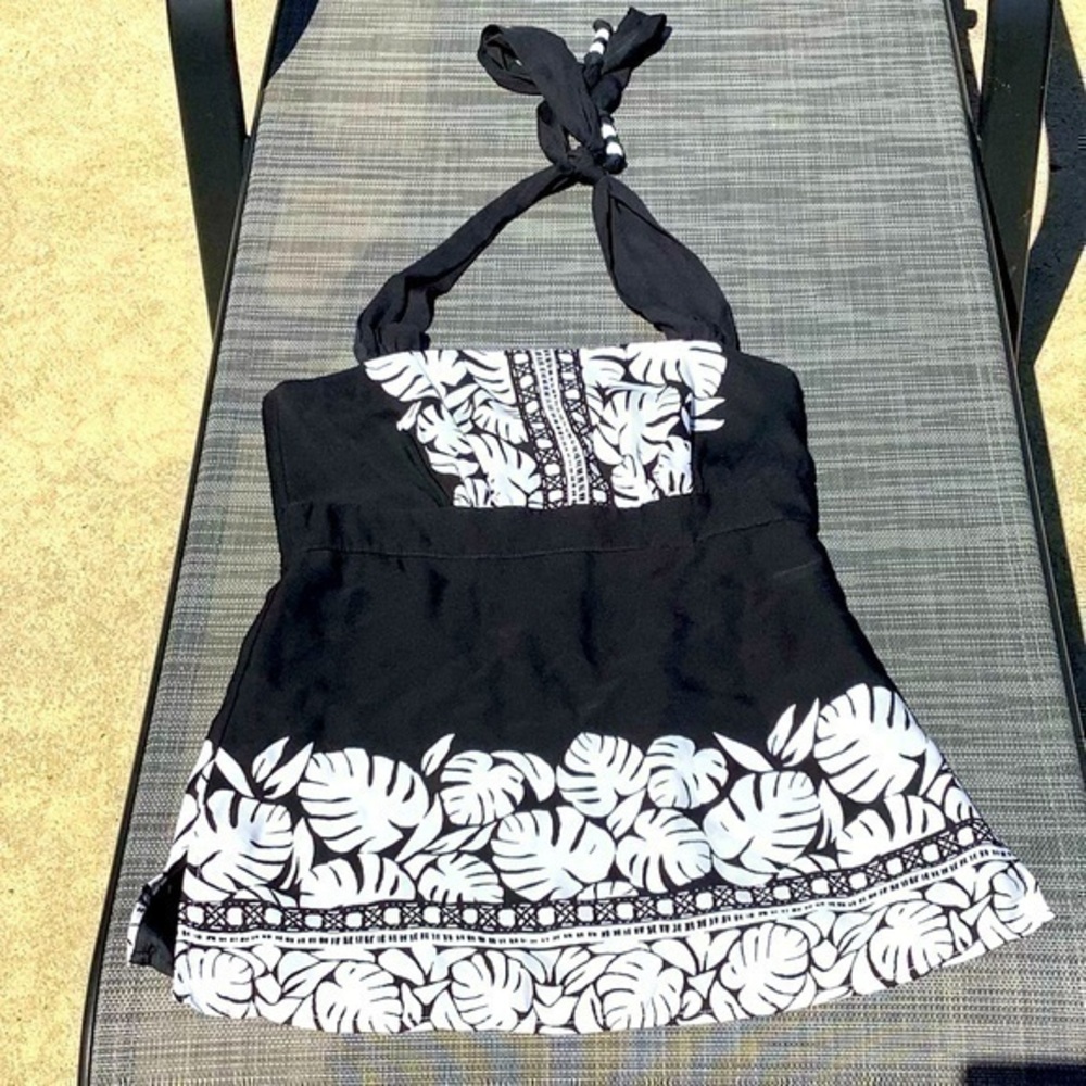 WHBM Halter top black & white